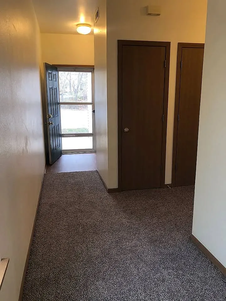 2 bed, 2.5 bath, $1,350 — Photo 3