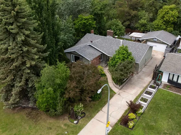 140 Greengrove Ave, Strathcona County, AB T8A 3C7