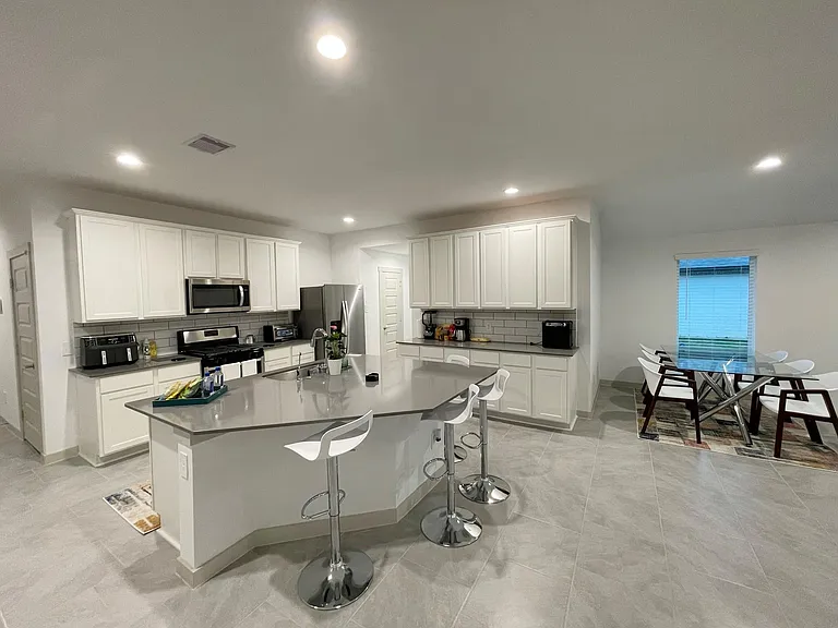 3902 Itzle Island Ct — Photo 18
