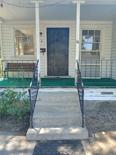 16 N Poplar St Photo 1