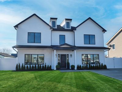 14 Lily Ln, Levittown, NY, 11756