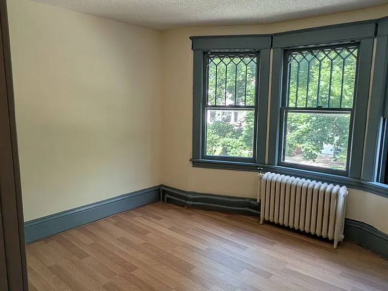 1953 Laurel Ave — Photo 16
