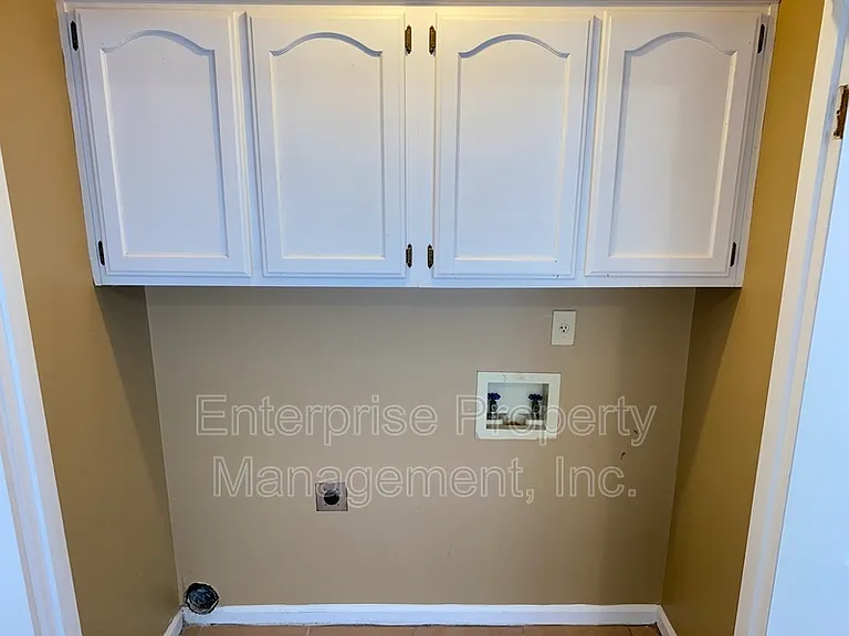 7828 Bland Ln — Photo 15