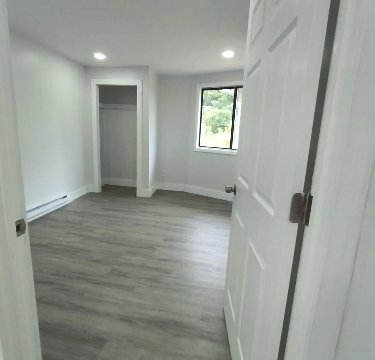 2 bed, $1,300 — Photo 2