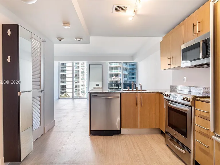 10275 Collins Ave #905 — Photo 10