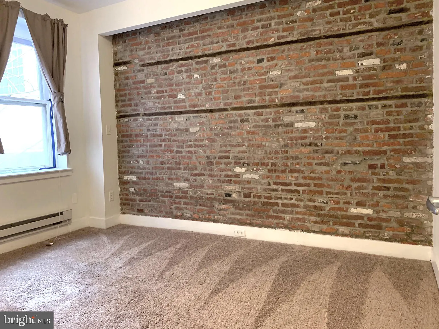 1 bed, 5712 sqft, $1,350 — Photo 4