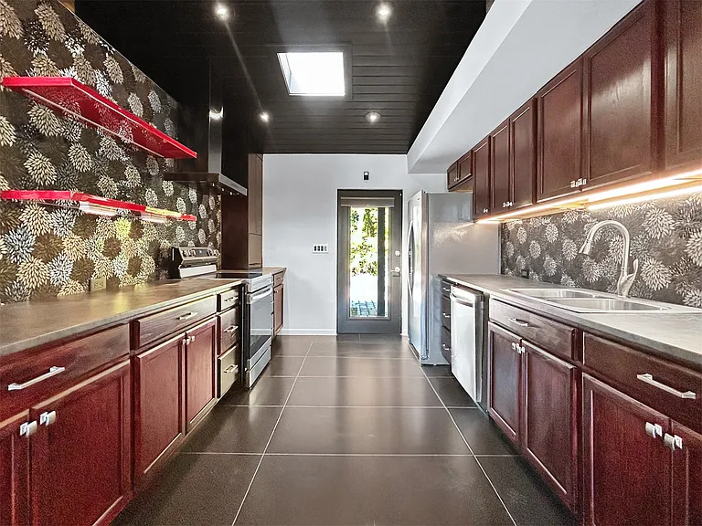 Kitchen _ Modern Cabinetry