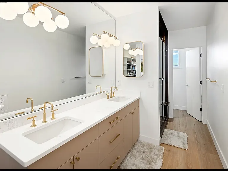 2543 S Sherman St — Photo 26