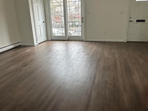 25 East 34th Street image 2 of 13