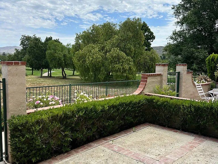 402 Country Club Dr #B — Photo 26