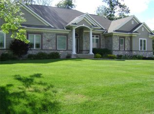 465 Sycamore Ct, Robins, IA 52328