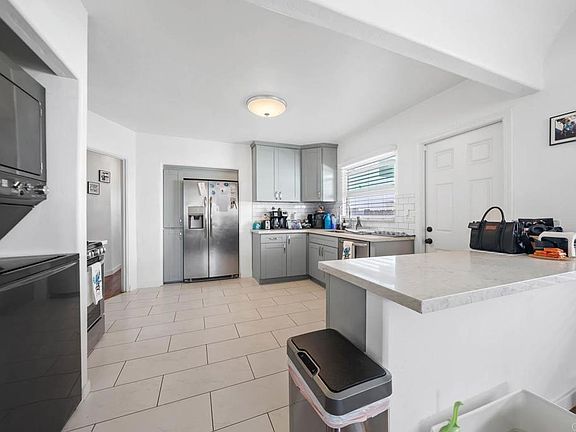 4th image of 4766 College Ave #4766