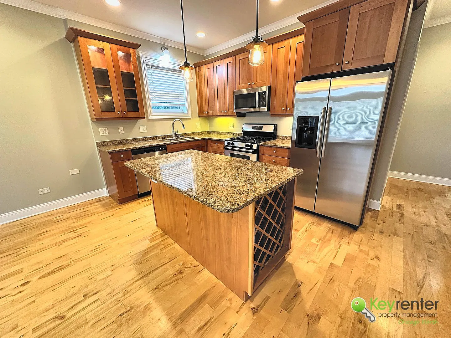 Stunning 2 Bed, 2 Bath Condo with Garage Parking & Private Outdoor Space in Rogers Park! — Photo 1