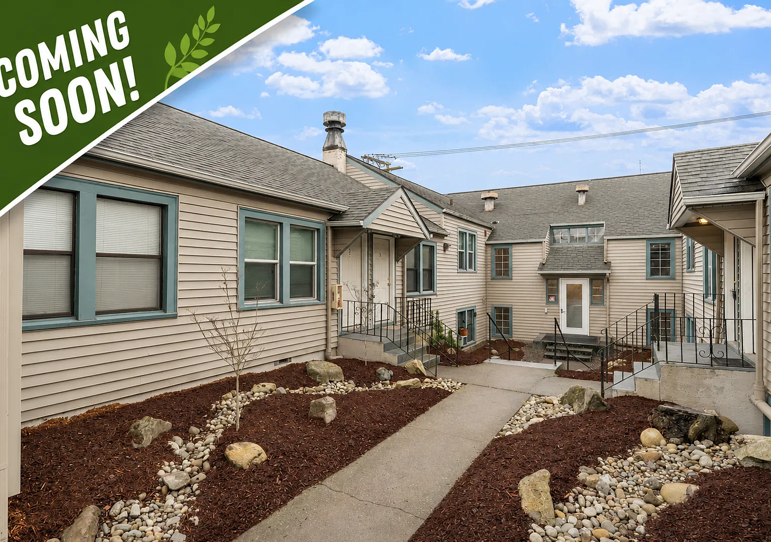 Town Manor Apartments — Photo 1