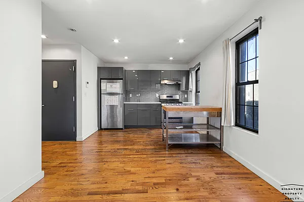 Rented by Signature Property Realty | media 6