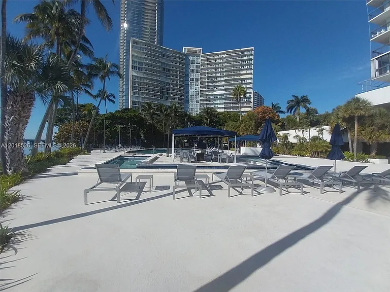 2333 Brickell Ave #602 — Photo 18