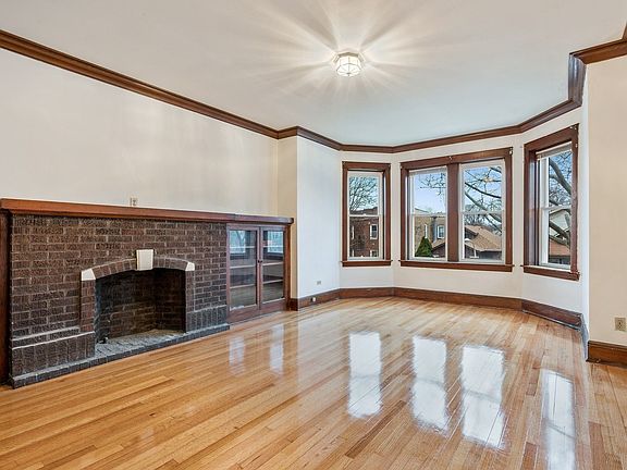 2nd image of 4125 N Francisco Ave Unit 2