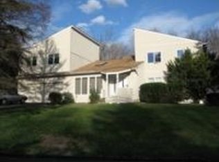 2 Bridle Rd, Spring Valley, NY 10977