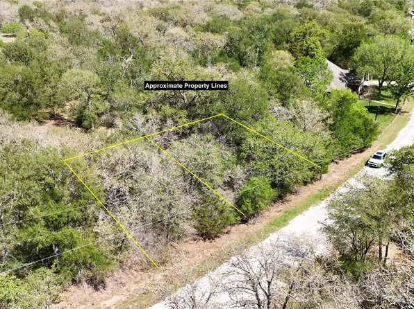 Mokuleia Cir, Bastrop, TX 78602