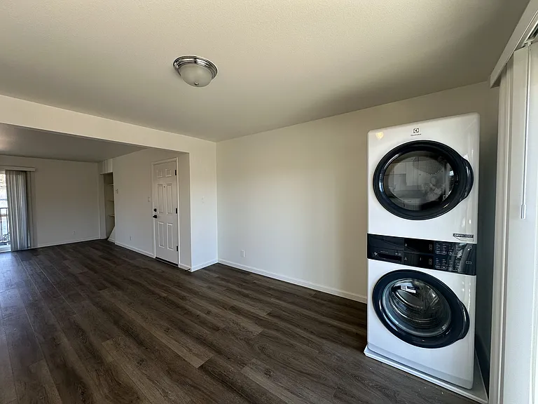 2380 Orange Ln — Photo 8