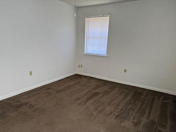 5th image of 356 Oak Ave APT B