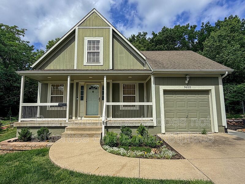 1st image of 9652 McGee St