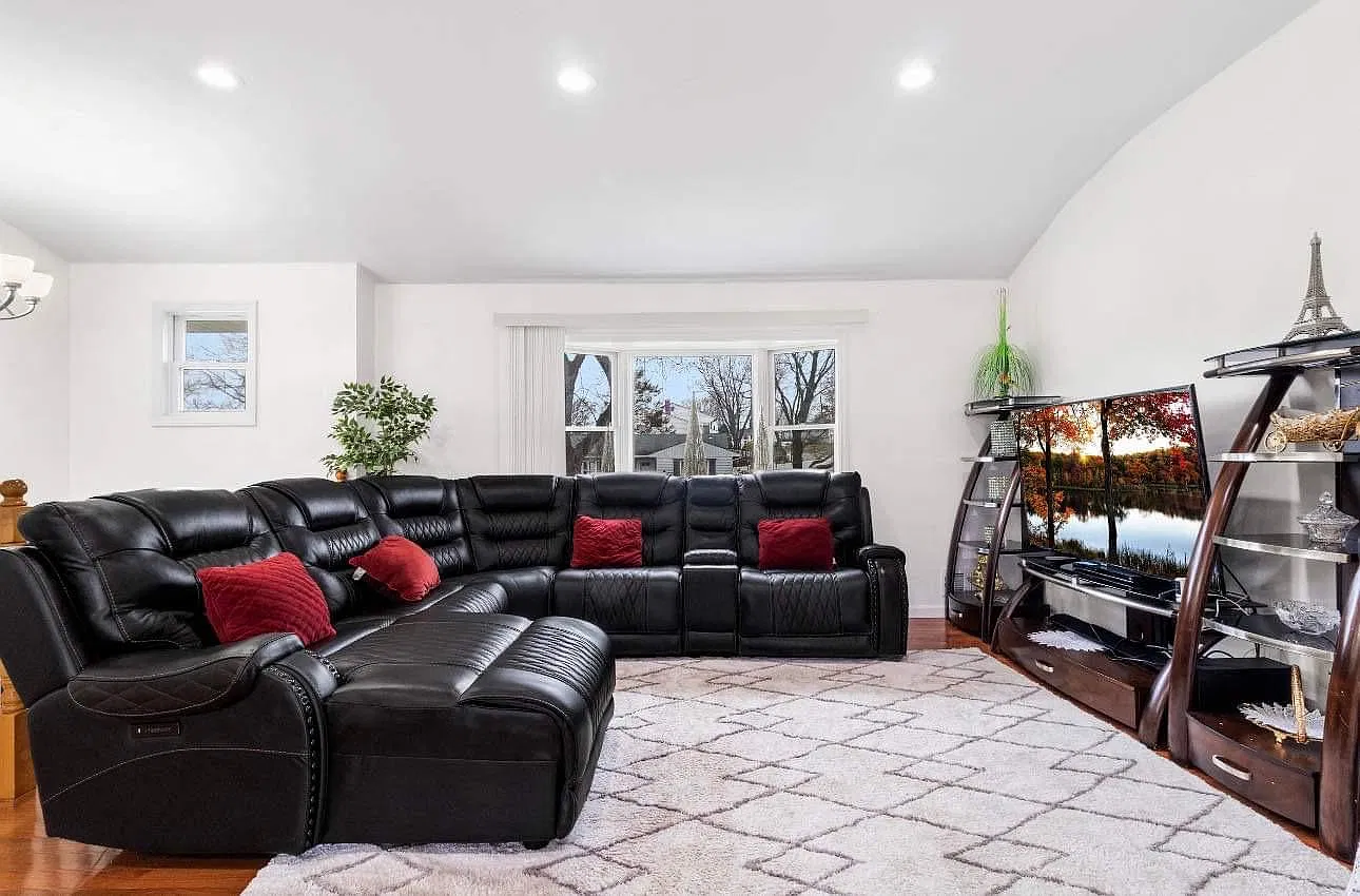5 bed, 2200 sqft, $5,500 — Photo 4