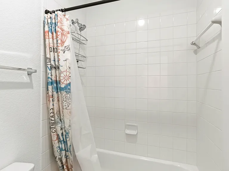 1128 Queensdown Way — Photo 21
