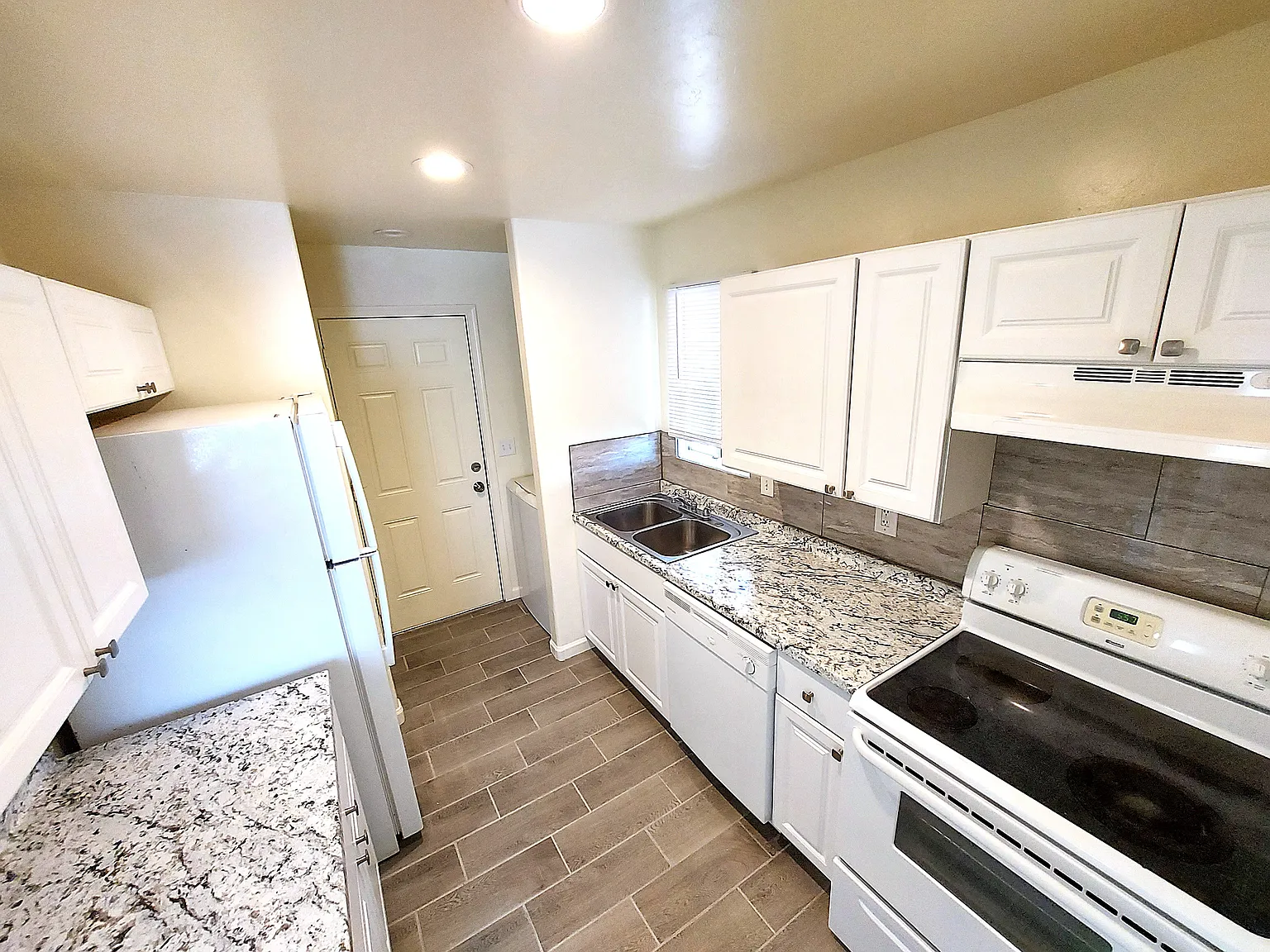2719 N Flanwill Blvd — Photo 4