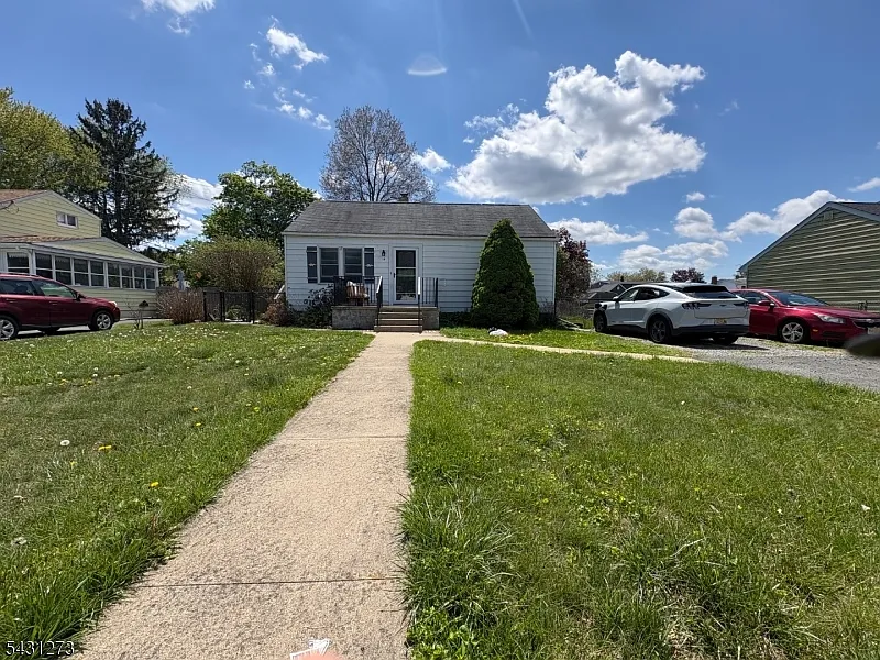 Building Photo - 14 Roxbury Dr