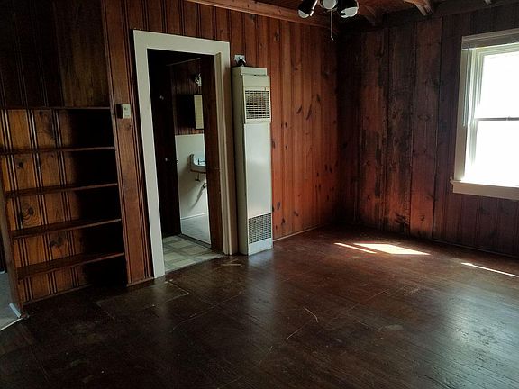 2nd image of 13 Yorkshire Dr APT C
