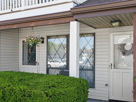 3rd image of 100 Cambridge Dr S #100