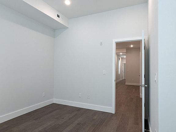 4th image of 2443 N Marshall St #2
