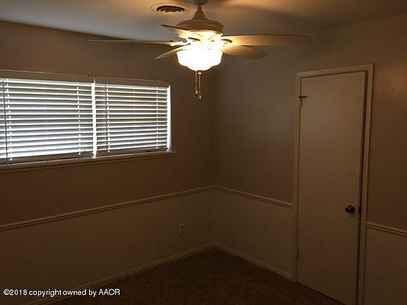 1313 Smiley bedroom 2
