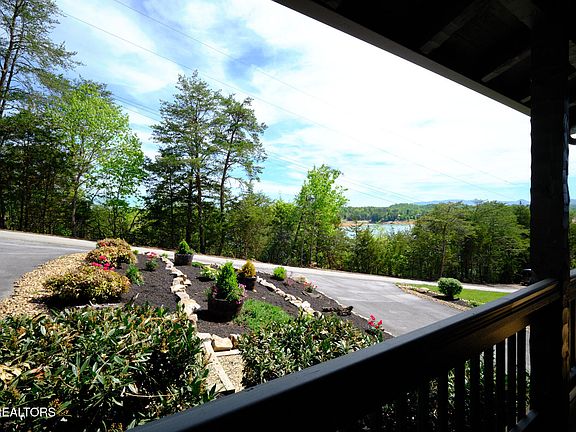 5th image of 1019 Moonside Ln