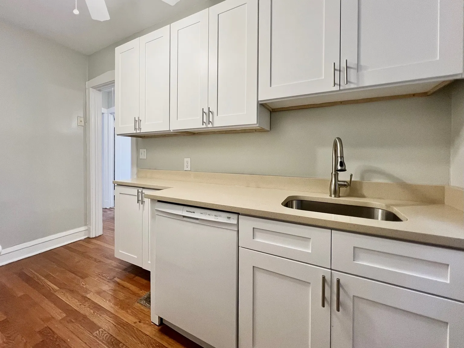 1 bed, 800 sqft, $1,495 — Photo 4