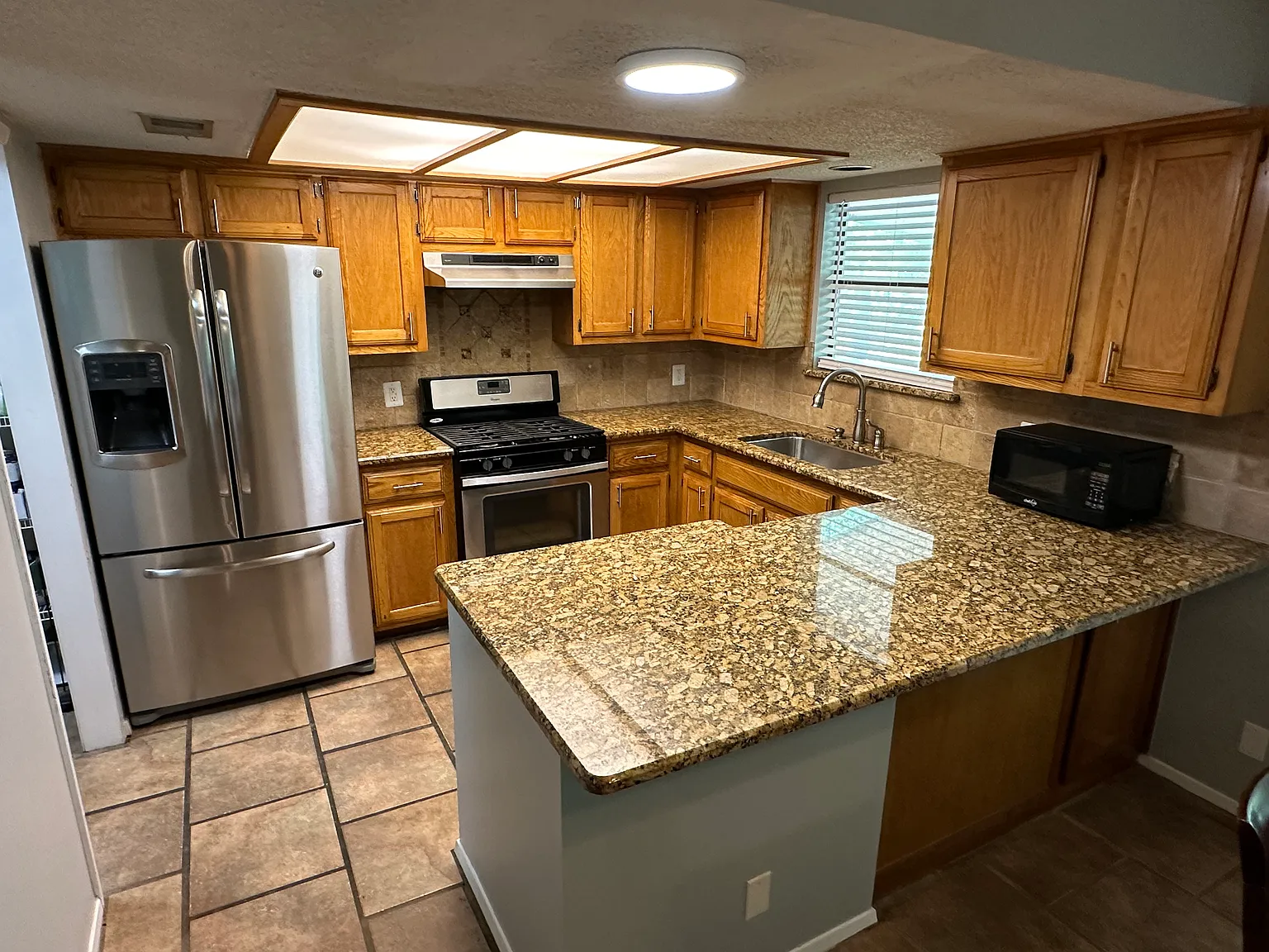 3 bed, 1770 sqft, $1,645 — Photo 2