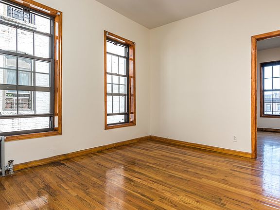 3rd image of 206 Scholes St #B2