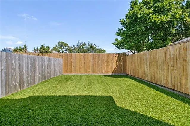325 Focis St — Photo 22
