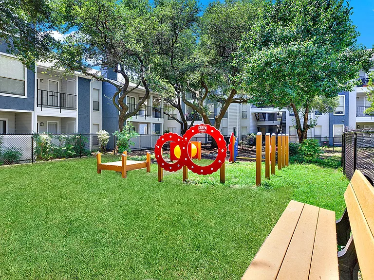 Seacrest Apartments — Photo 26