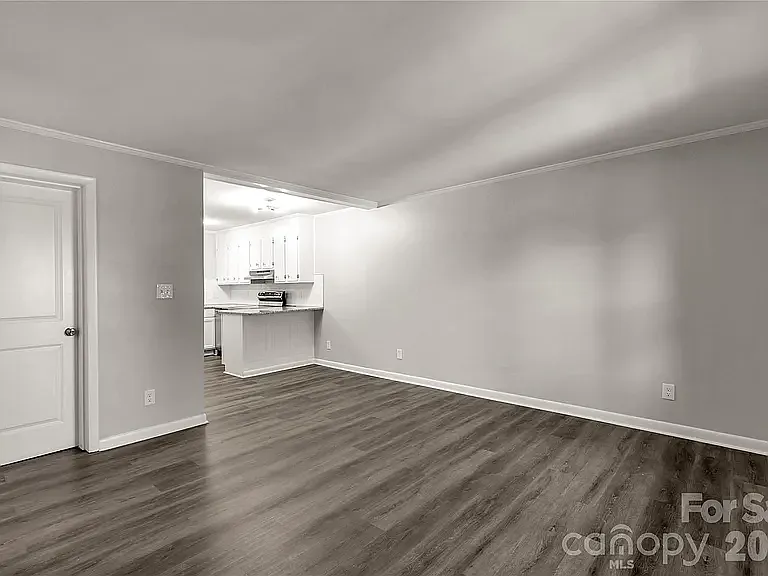 319 Osceola St #D — Photo 10