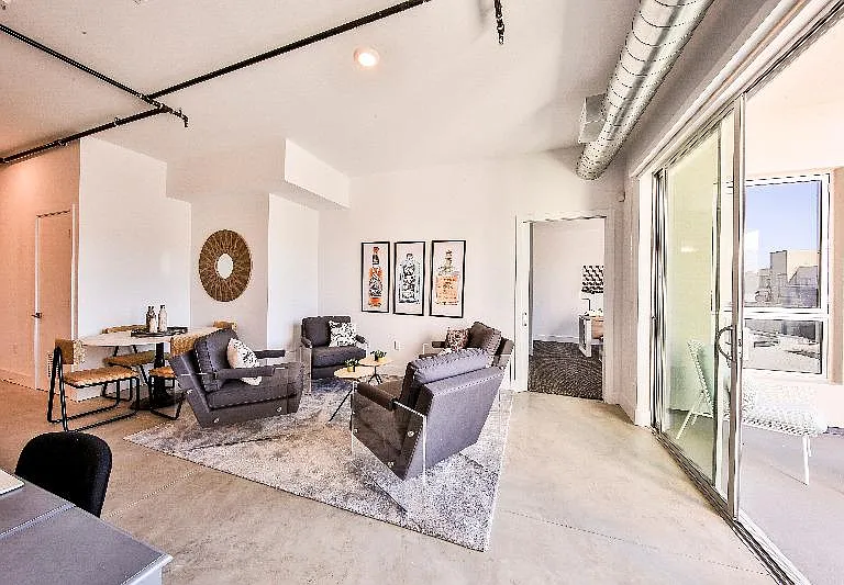 2 x2 Living Room