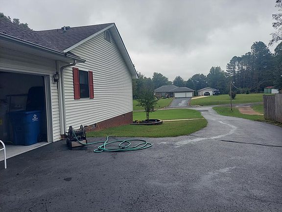 4th image of 400 Jackson Forest Rd