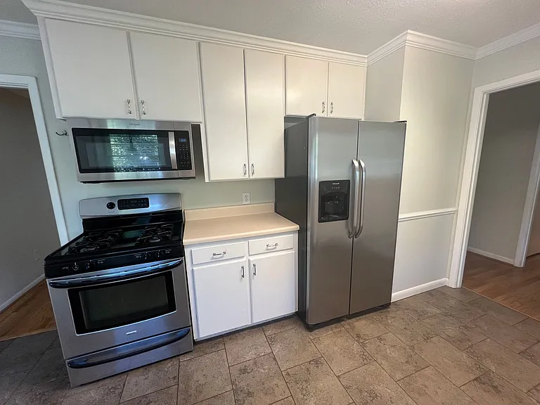 726 E Magnolia Ave — Photo 15