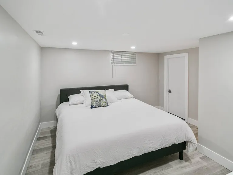 310 Butterfield Ln — Photo 22