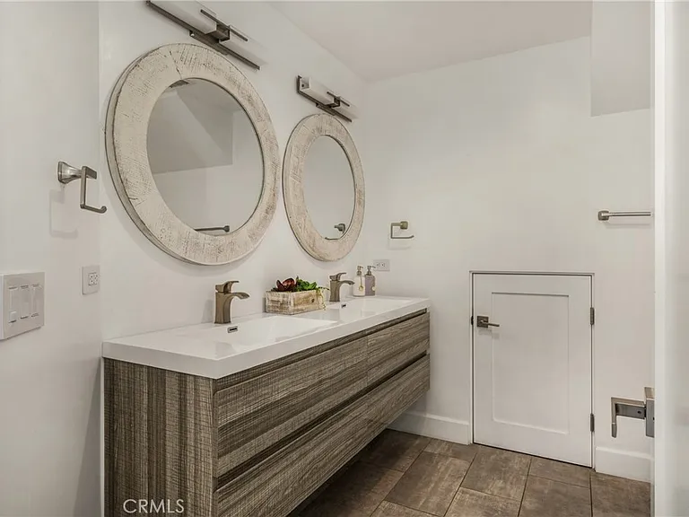 4405 Channel Pl — Photo 7