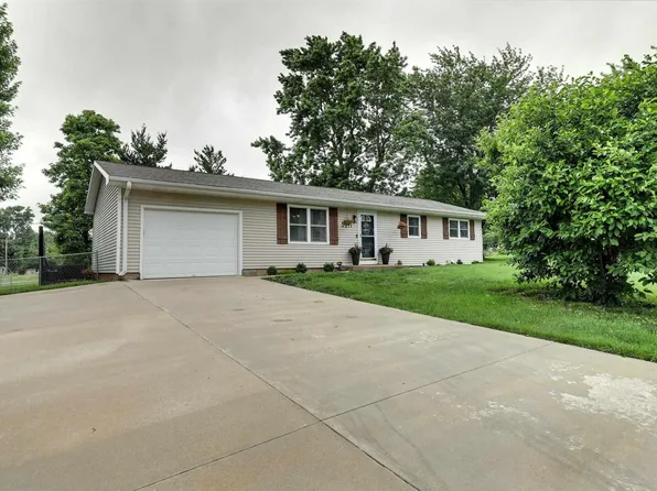 5211 Willer Dr S, Quincy, IL 62305