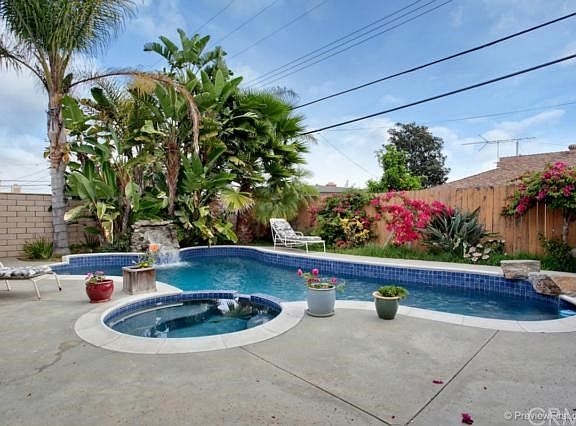 4th image of 2826 Loreto Ave