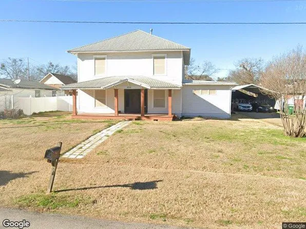 305 W 8th St, Ferris, TX 75125