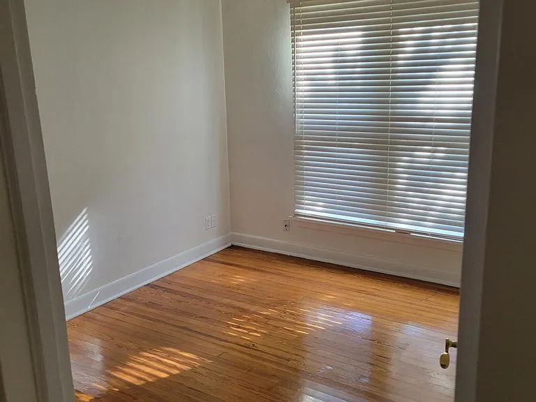 430 Monroe Dr — Photo 13